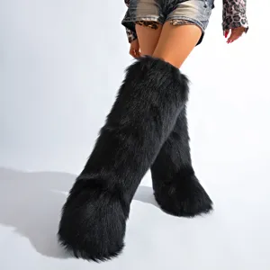 Bottes de neige hautes en fausse fourrure de renard noires, idéales pour l'hiver chic