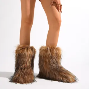 Detalle de las botas de nieve para mujer en piel sintética, estilo invernal Y2K.