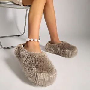 Elegantes mules de piel sintética con plataforma y suela gruesa para el invierno