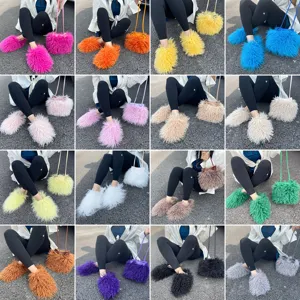 16 options de couleurs pour pantoufles en fausse fourrure d'agneau et sacs assortis