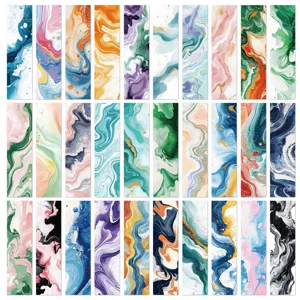 Gedetailleerd overzicht van kleurrijke fluid art bladwijzers met marmerpatronen en goud.