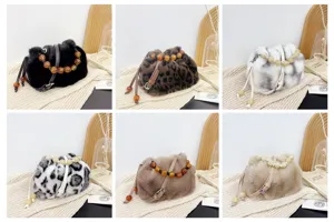 Stilvolle Kunstpelz-Beuteltaschen-Kollektion für Herbst und Winter mit Leopardenmuster