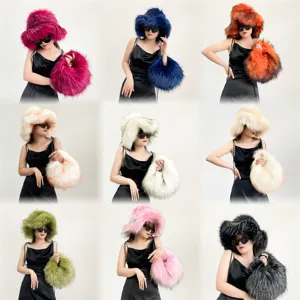 Neuf variantes de couleurs de chapeau bob en fausse fourrure et sacs à main ronds en peluche