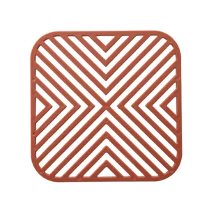 Sottopentola quadrato in silicone marrone con motivo a croce per pentole e stoviglie