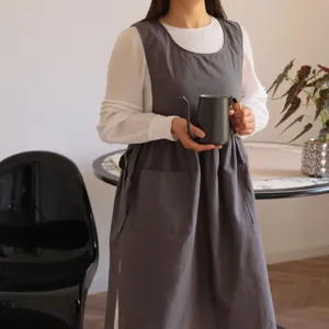 Elegante grembiule di cotone grigio in stile giapponese con tasche per cucina, dolci e caffè