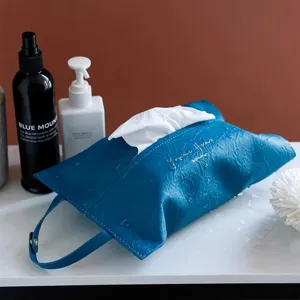 Elegante porta fazzoletti in ecopelle blu impermeabile con scritta dorata decorativa