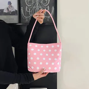 Elegante bolso de hombro de nailon rosa con estampado de lunares blancos para regalo