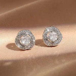 Zilveren bloem oorknopjes met zirkonia, elegante en schitterende sieraden voor dagelijks.