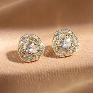 Gouden zirkoon bloem oorknopjes met strass steentjes, elegant design voor dagelijkse dames sieraden.