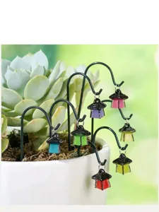Mini lanterna luminosa micro paesaggio in resina per decorazione di piante grasse ornamentali.