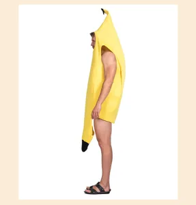 Vue détaillée du costume de banane jaune pour adulte pour fête d'Halloween et cosplay amusant.