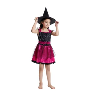 Déguisement de sorcière d'Halloween pour enfant avec motif de crâne et chapeau pointu.