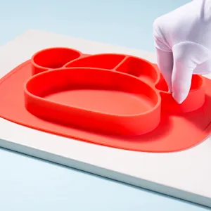 Piatto per pappa in silicone con ventosa scompartito stoviglie neonato forma scimmia carina