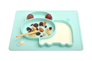 Piatto per neonati in silicone con ventosa nel dettaglio, piatto diviso per bambini simpatico.