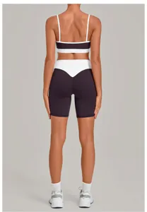 Rückansicht des Damen Yoga Sets mit Farbblock, Doppelträger Sport-BH und hoher Radlerhose.