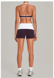 Rückseitiges Detail von Damen Halfter Yoga Oberteil und Umschlagtaillenshorts Sportset.