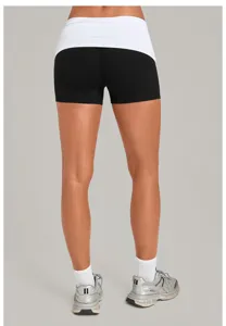 Dames sportkortbroek met contrasterende witte omslagtaille voor yoga en dagelijkse fitness.