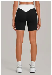 Rückansicht Detail der Fitness Shorts mit hoher Taille Farbblock und Nahtverarbeitung
