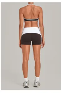 Halfter Yoga Set mit Umschlagbund und Kontrastfarbe für Fitness und Sportbekleidung.
