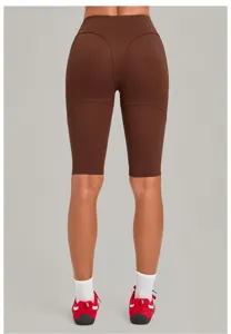 Braune, gebürstete Yoga-Shorts für Damen mit hoher Taille, figurbetonte Fitnesshose.