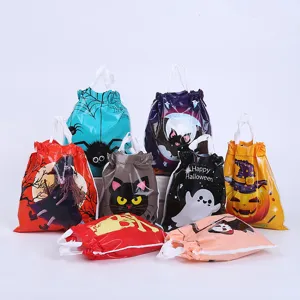 Halloween Kordelzug Plastik Geschenktüten, gruselige Süßigkeitentüten mit Kürbis Hexe Motiven.