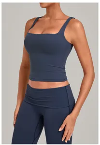 Detailansicht des dunkelblauen Yoga-Tanktops mit quadratischem Ausschnitt und feiner Doppelnaht.
