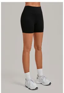 Comodi pantaloncini da yoga neri a vita alta da donna, pantaloncini sportivi per corsa palestra.