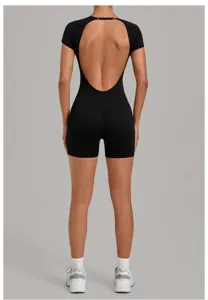 Combinaison de yoga dos nu noire pour femme, short moulant pour le fitness et le sport.