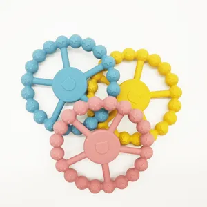 Juguete de dentición para bebé de silicona volante colorido bastón molar seguro y calmante.