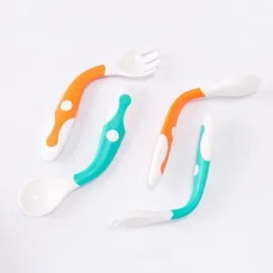 Set di cucchiaio e forchetta flessibili per bambini per imparare a mangiare da soli, arancione.