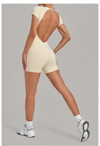 Combinaison de fitness dos nu à manches courtes pour femme, body de yoga moulant et galbant.