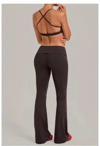 Dames Fitness Yoga Set Halter Kruis Rug Sport BH Omslag Taille Flare Broek Donkerbruin