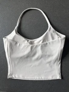 Λεπτομέρεια λευκό halter crop top, βαθύ V λαιμόκοψη fitness yoga sport αμάνικο.