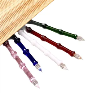Ensemble de stylo-plume en verre coloré fait main avec design de nœud en bambou, idéal pour l'art.