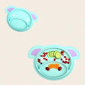 Piatto ventosa neonato in silicone con simpatico design da orsetto e scomparti per pappa.