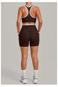 Brauner kontrastfarbener Sport-BH und Radlerhosen Yoga Set Activewear Detailansicht
