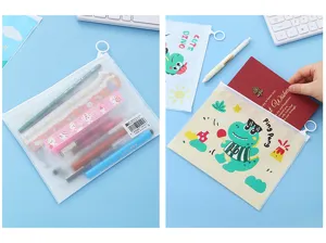 Bolsa de archivo con cremallera de plástico translúcido con lindo estampado de dinosaurio.