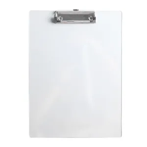 Wit kunststof klembord met metalen clip voor kantoor en school document schrijven