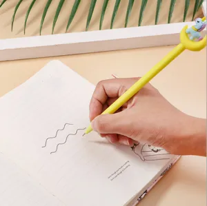 Bolígrafo de gel de unicornio de dibujos animados amarillo, papetería creativa escritura fluida.