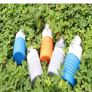 Collapsible silicone water bottle for outdoor sports, travel and hiking, portable and large capacity.