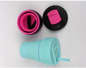 Gobelet en silicone pliable portable avec paille pour les voyages et sports en plein air.