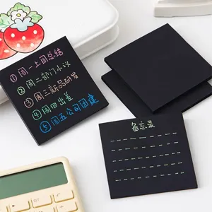 Set de notas adhesivas estéticas negras con escritura colorida para planificación y diario.