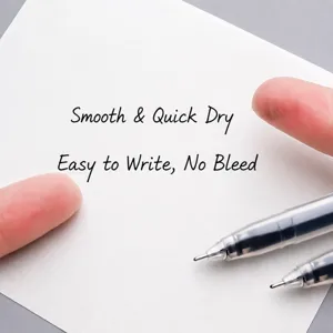 Primo piano della penna gel nera ad asciugatura rapida che mostra scrittura fluida e inchiostro a prova.