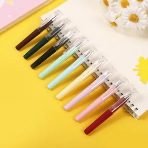 Ensemble de stylos gel de poche colorés papeterie d'étudiant portable court détail vue