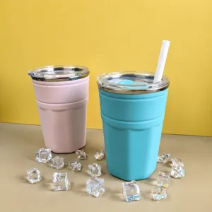 Gobelet rafraîchissant double paroi avec paille, grand gobelet d'été créatif pour les boissons froides.