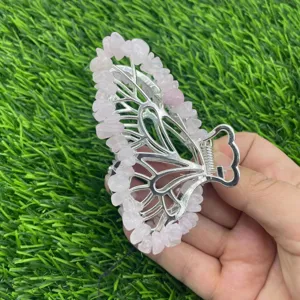 Schmetterling Kristall Haarklammer mit rosa Steinchips, elegantes Haaraccessoire für den Alltag.