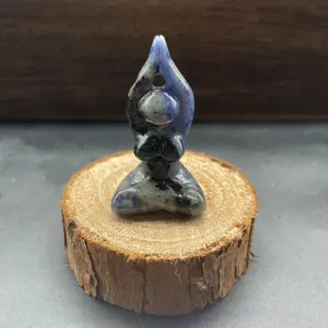 Natural stone carved yoga woman crystal figurine 5cm meditation statue home decor ornament