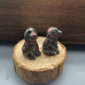 Handgemachte Natur Edelstein Welpe Figur geschnitzter Stein kleiner Hund Statue 3cm