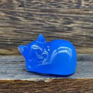 Chat endormi en cristal bleu sculpture en pierre precieuse figurine decoration de bureau