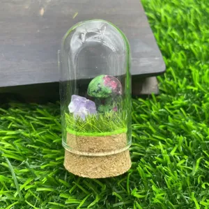 Champignon en cristal sous cloche en verre micro-paysage détail, belle déco en pierre.